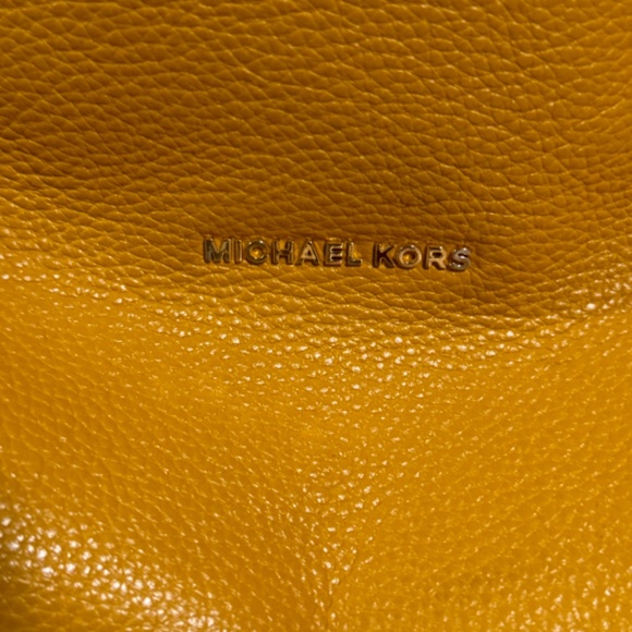 Michael Kors Leather purse and wallet.  Gold  color with Gold grommet - Picture 2 of 7